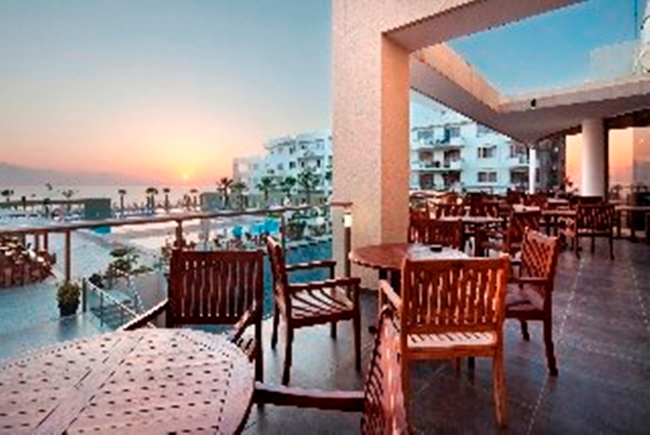 Capital Coast Resort And Spa Paphos Esterno foto