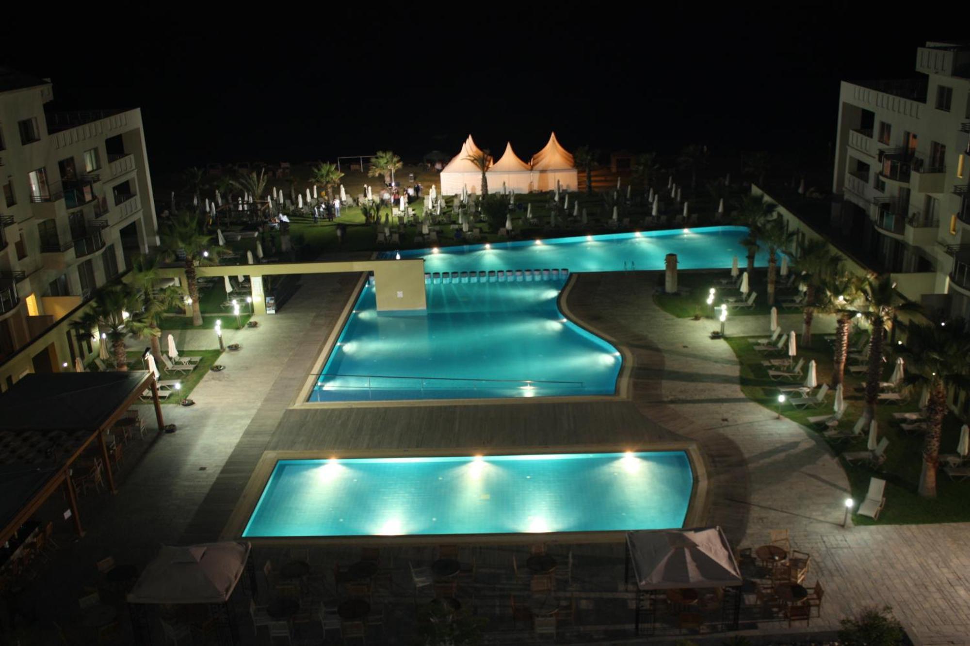 Capital Coast Resort And Spa Paphos Esterno foto