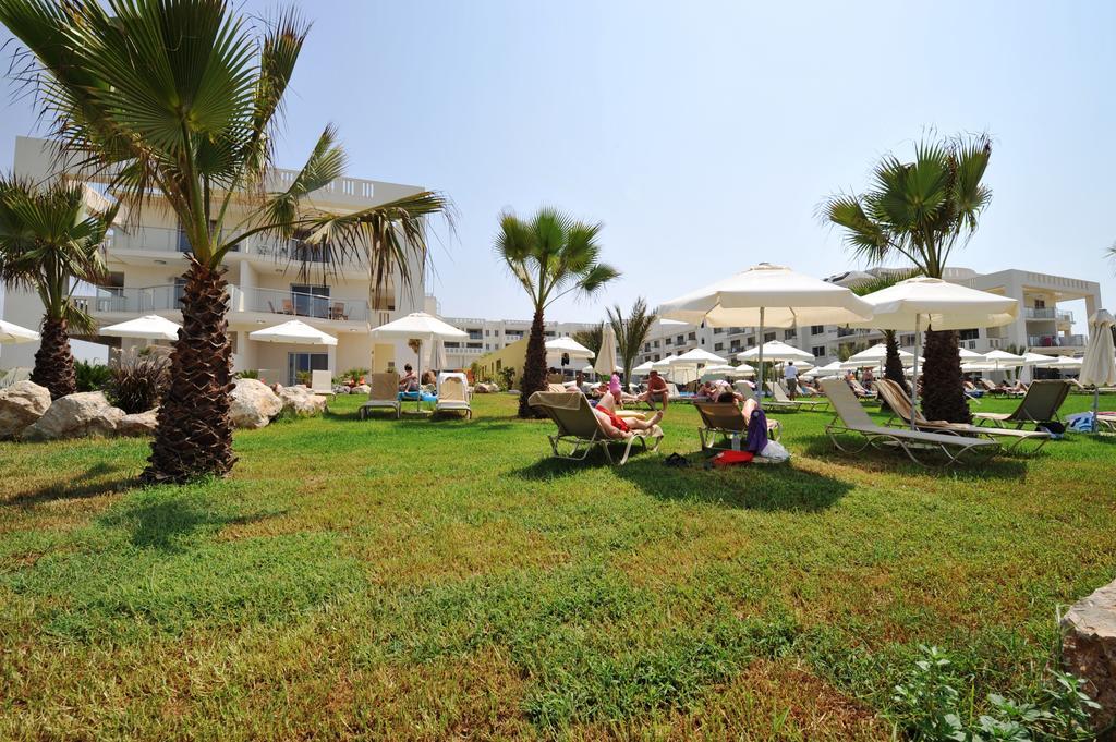 Capital Coast Resort And Spa Paphos Esterno foto