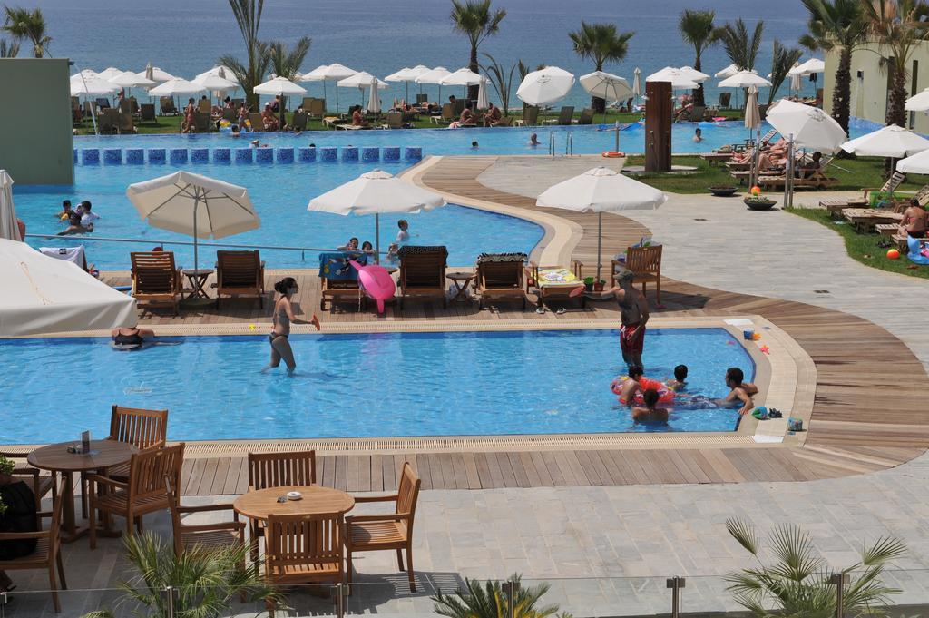 Capital Coast Resort And Spa Paphos Esterno foto