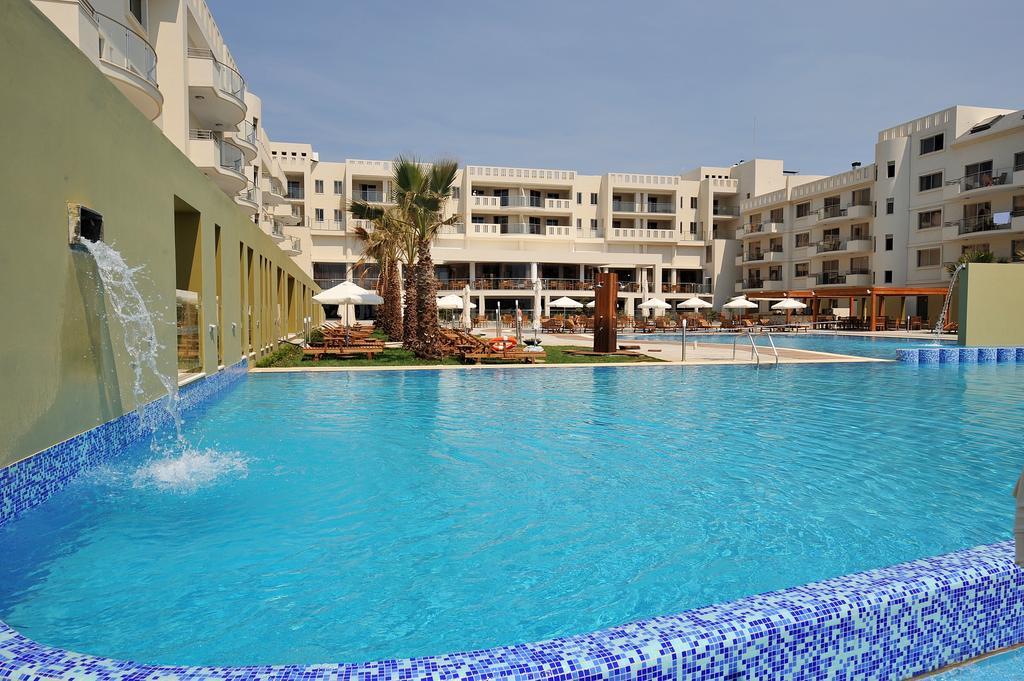 Capital Coast Resort And Spa Paphos Esterno foto